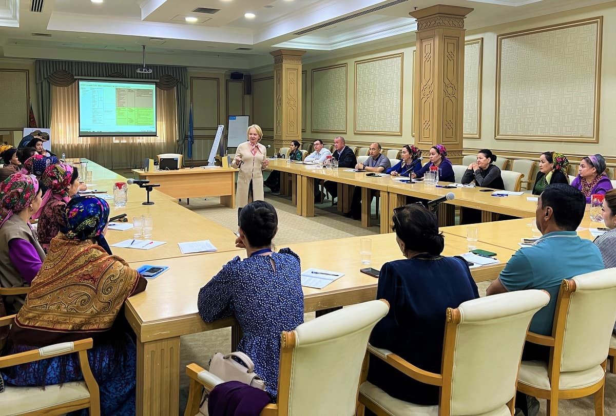 kak-sohranit-zdorove-detej-minzdrav-i-yunisef-provodyat-treningi-i-sessii