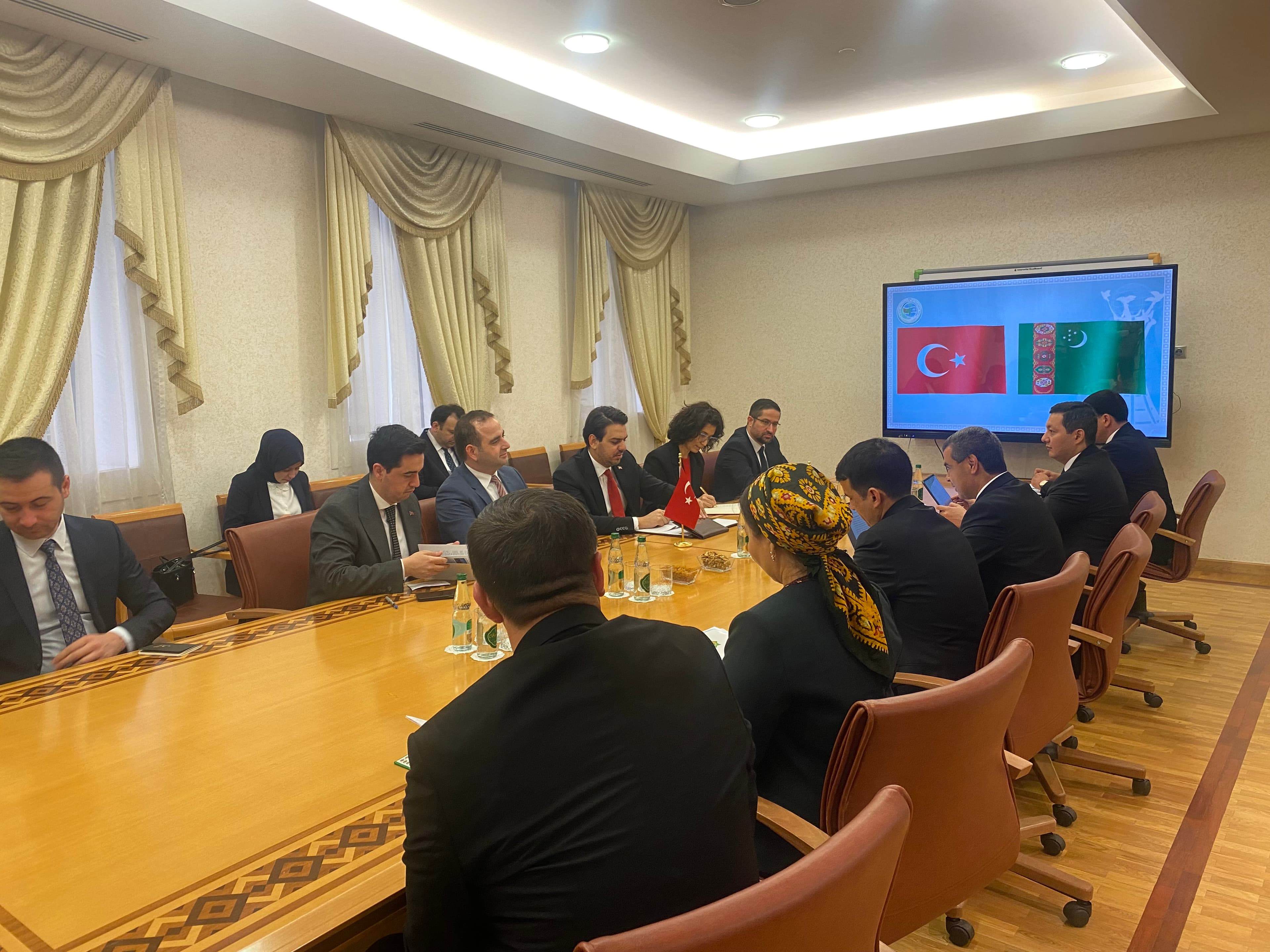 s-2025-goda-eshchyo-bolshe-turkmenskih-studentov-smogut-besplatno-uchitsya-v-turcii