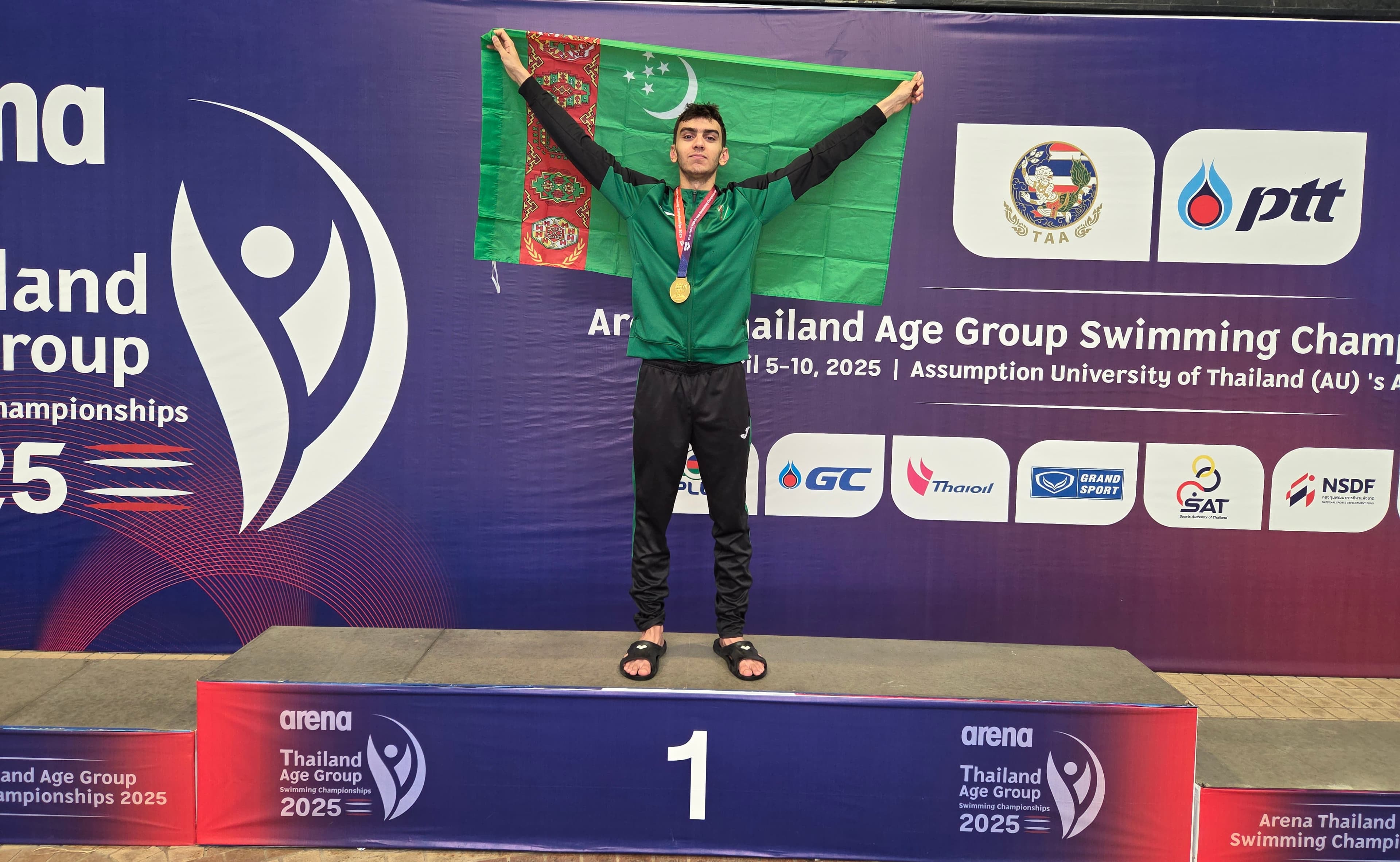 david-akopyan-brought-gold-turkmenistan-international-swimming-tournament-thailand