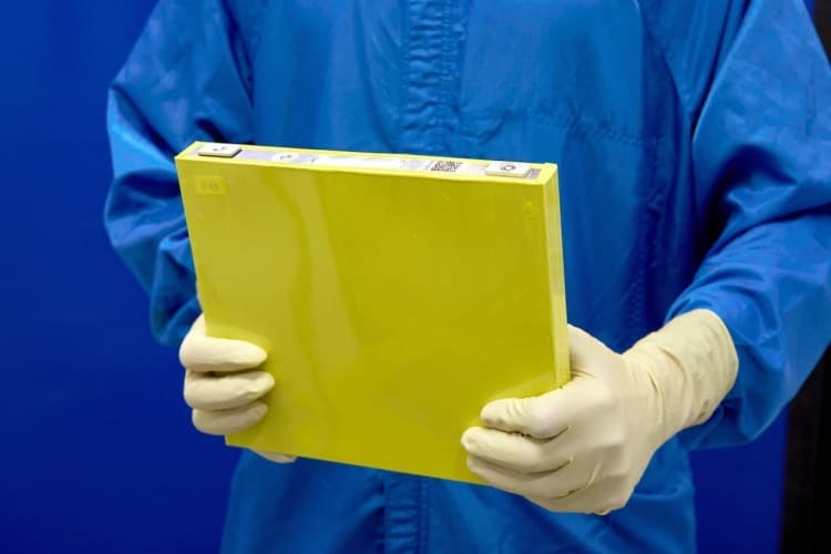 gm-and-lgs-cobalt-free-batteries-will-provide-640-miles-range-2028