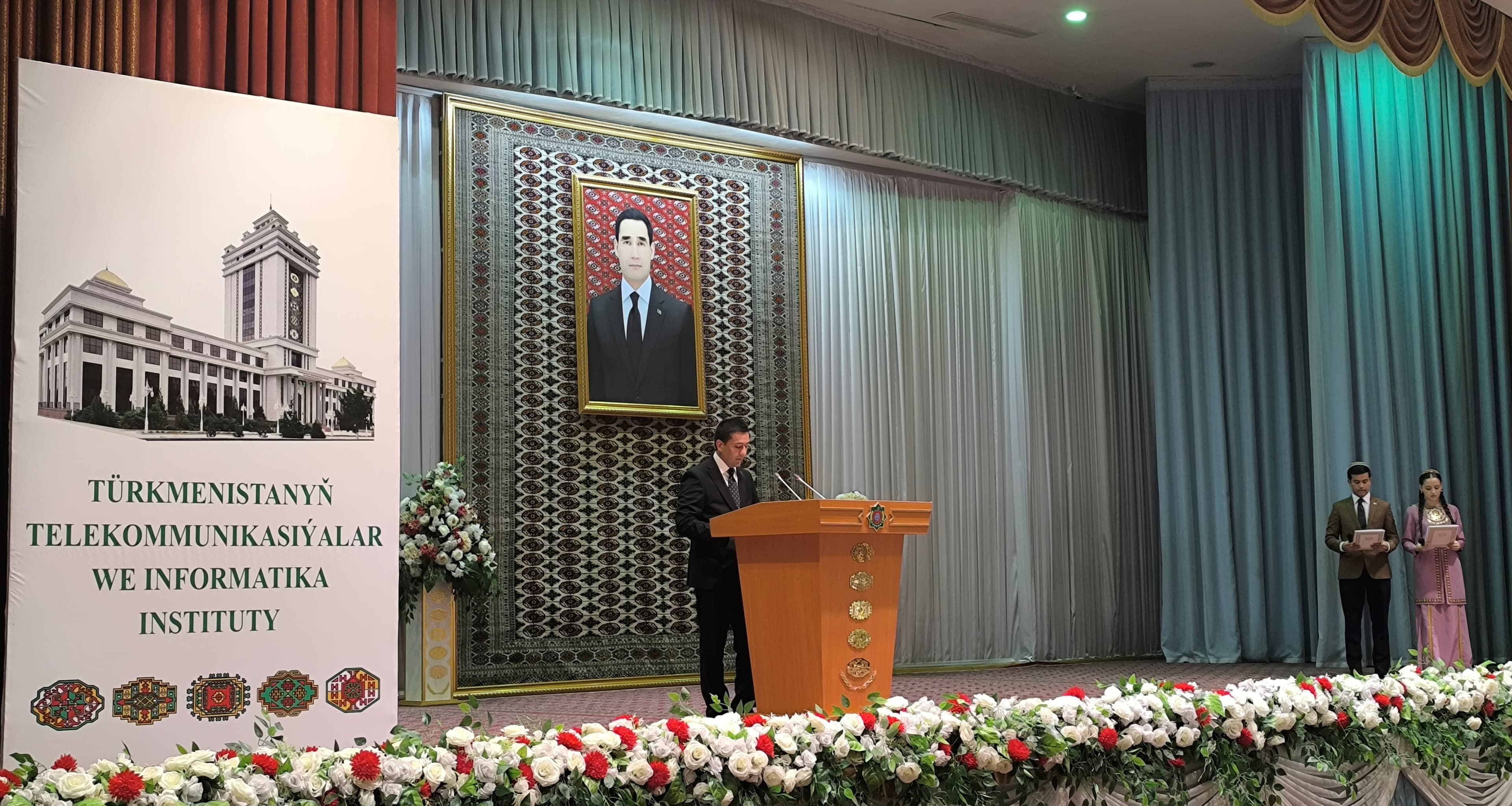 aragatnasyk-pudagynyn-hunarmenleri-talyplaryn-ucurum-dabarasyna-gatnasyp-gutlag-sozlerini-aytdylar