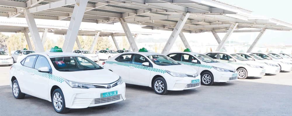 v-turkmenabate-nachala-kruglosutochnuyu-rabotu-sluzhba-onlajn-taksi