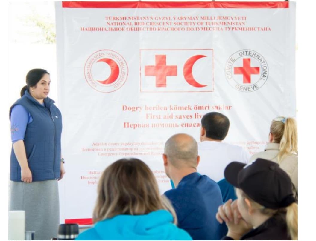 v-ashhabade-projdut-besplatnye-treningi-po-pervoj-pomoshchi-dlya-zhenshchin-domohozyaek