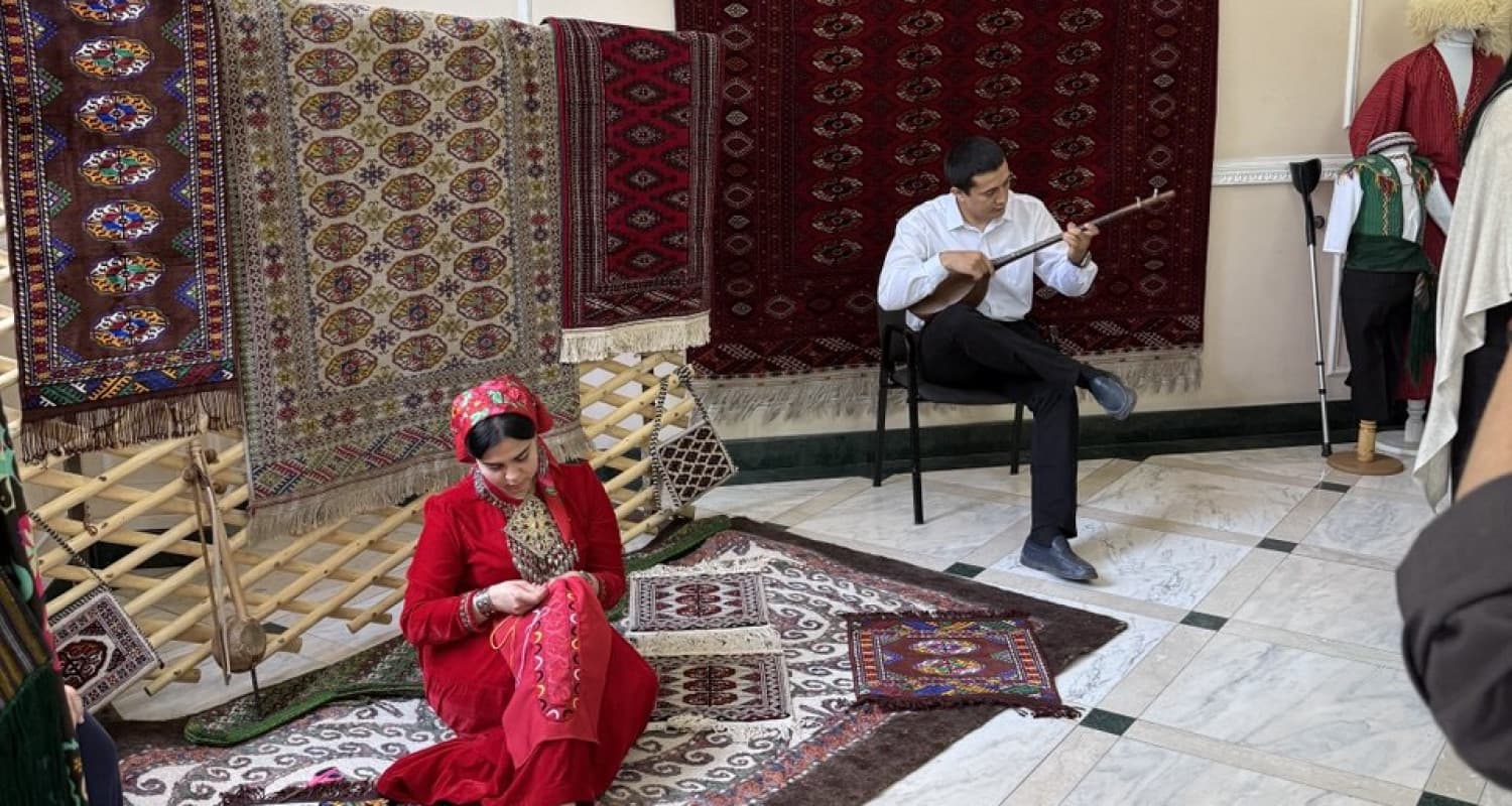 vystavka-o-turkmenistane-otkryta-v-rumynskom-muzee