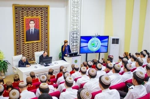 konferenciya-v-munig-mudrost-mahtumkuli-fragi-v-sovremennoj-nauke-i-kulture