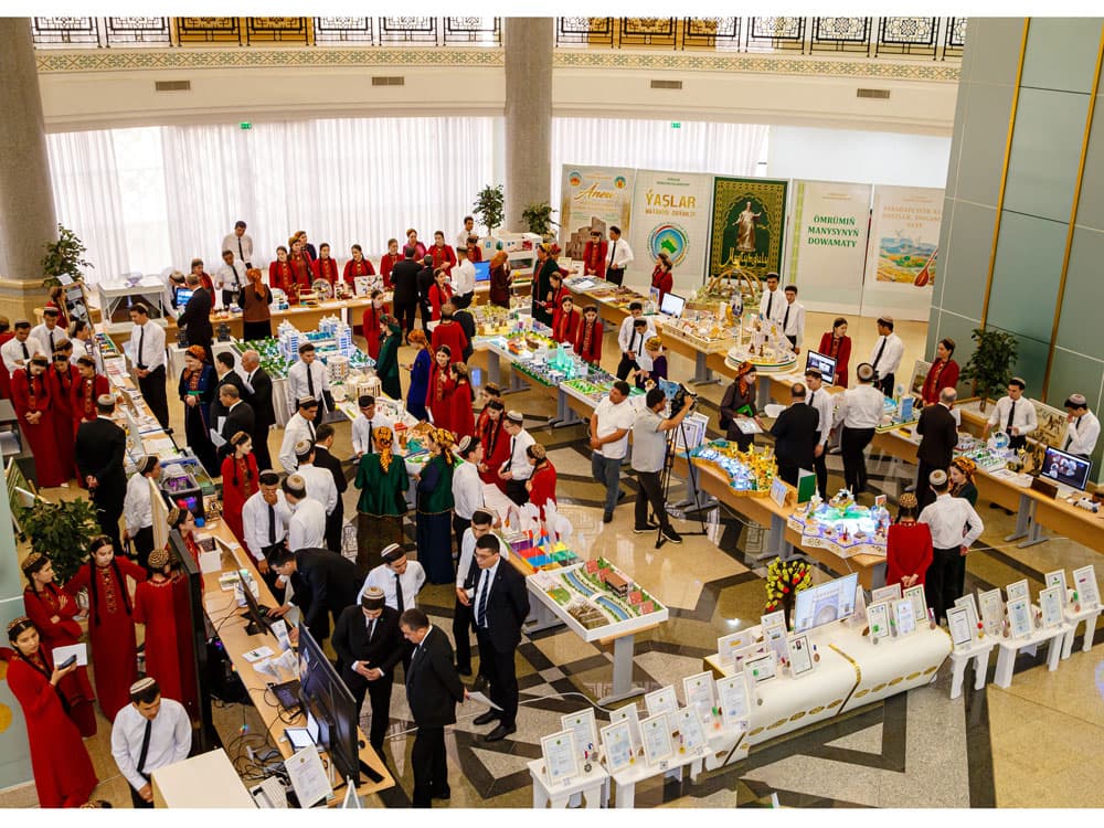 v-turkmenistane-izdano-novoe-uchebnoe-posobie-dlya-molodyh-zhurnalistov