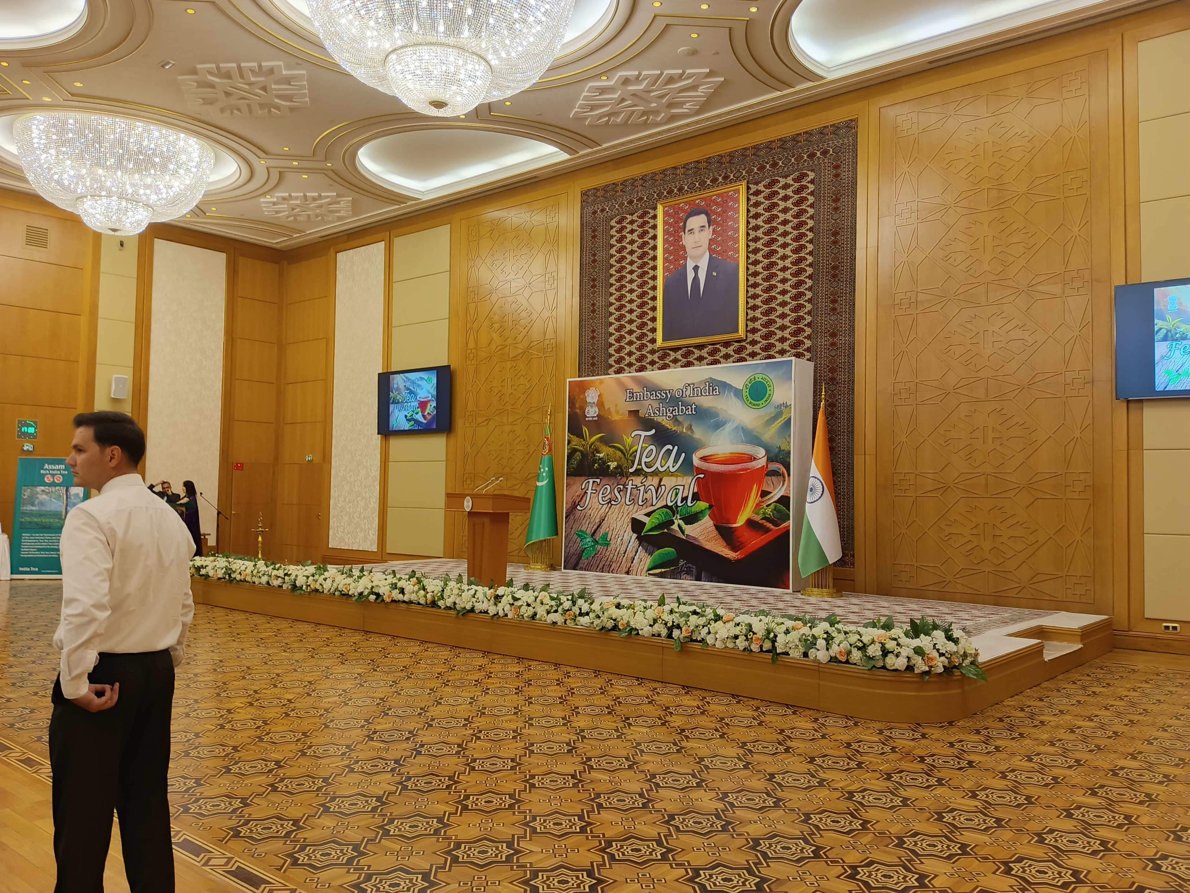 v-ashhabade-predstavili-indijskuyu-chajnuyu-kulturu-na-torzhestvennom-priyome