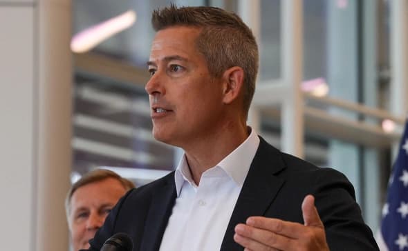 Trump appoints transportation secretary to head NASA