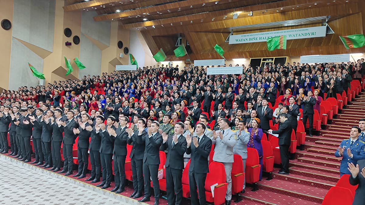v-turkmenistane-nachalsya-priem-dokumentov-na-molodezhnuyu-premiyu-imeni-mahtumkuli