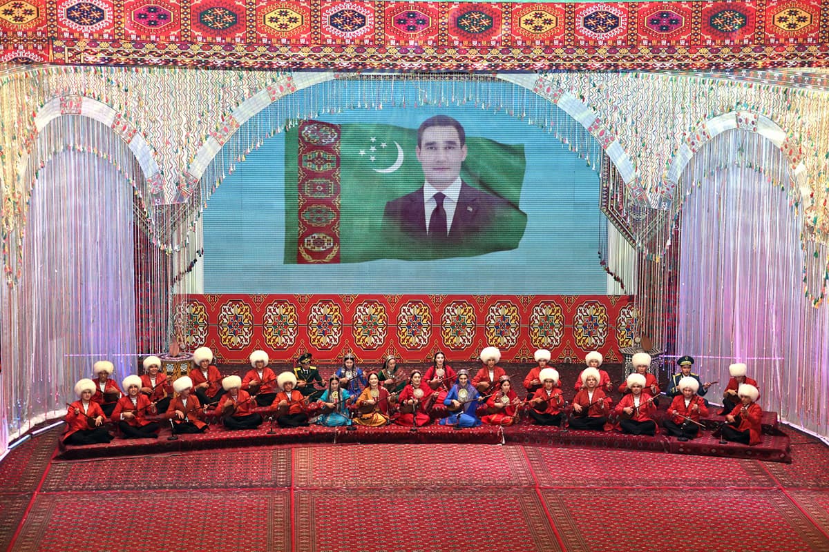 prezident-turkmenistana-pozdravil-uchastnikov-finala-konkursa-calsana-bagsy