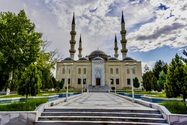 v-turkmenistane-obyavlen-tender-na-stroitelstvo-mecheti-v-azerbajdzhane