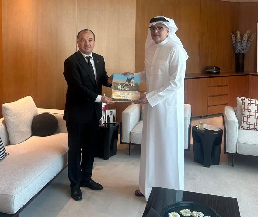 kataryn-aragatnasyk-we-maglumatlar-tehnologiyasy-ministri-bilen-turkmenistanyn-ilcisi-dususdy