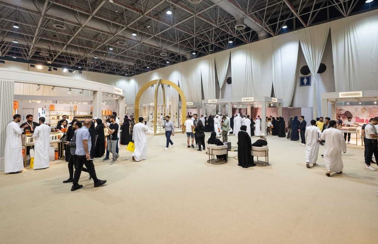 predstaviteli-turkmenistana-posetili-mezhdunarodnuyu-vystavku-parfyumerii-v-oae