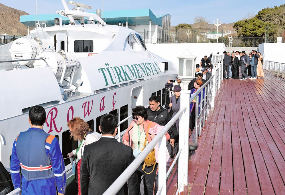 abr-podderzhit-razvitie-ustojchivogo-turizma-i-cifrovyh-uslug-v-turkmenistane