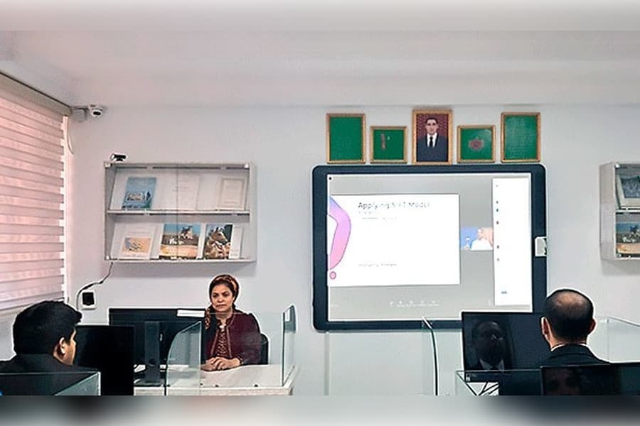 teachers-turkmenistan-prepare-introduction-ai-science-and-education
