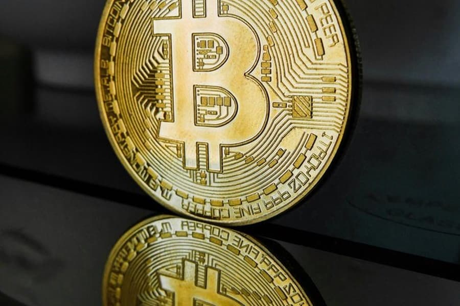 bitkoin-eksperty-prognoziruyut-novyj-ryvok-k-100-000