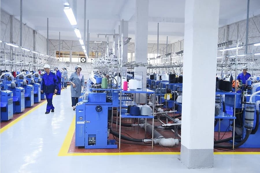 sonky-yedi-yylyn-dowamynda-tajigistanda-2600-den-gowrak-taze-senagat-karhanasy-acyldy