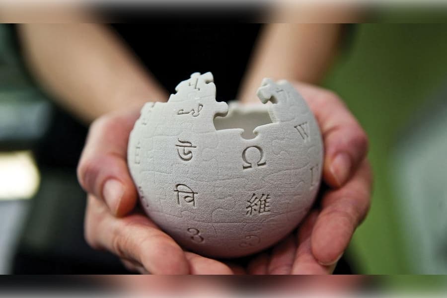 wikipediya-25-yasynda-erkin-ensiklopediya-dunyani-nahili-uytgetdi-we-tankytcylary-nadip-yendi