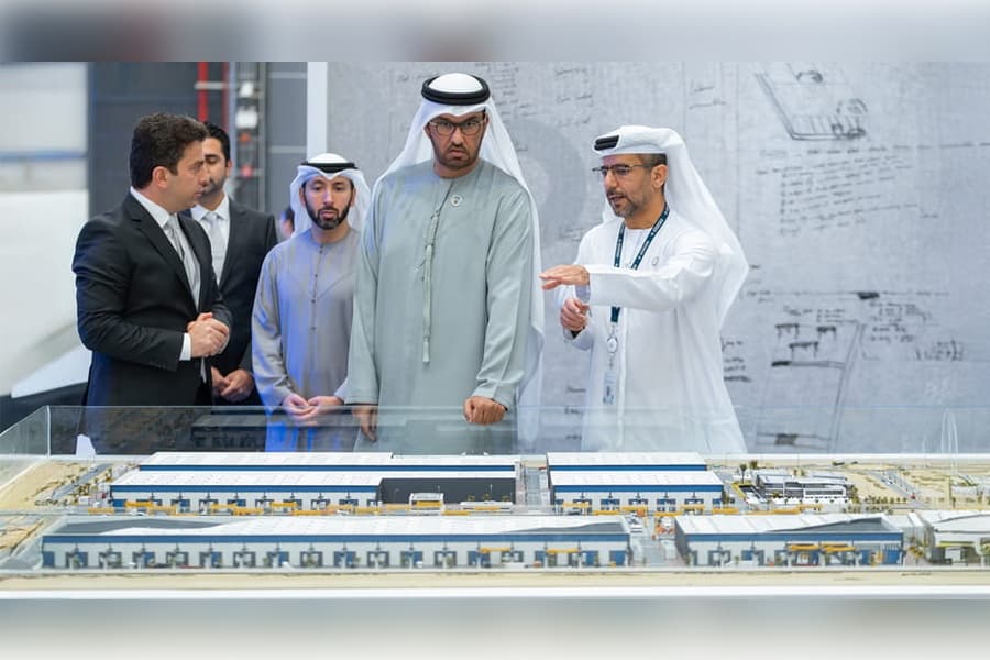 abu-dabi-metallurgicheskij-park-s-oplatoj-po-mere-rosta