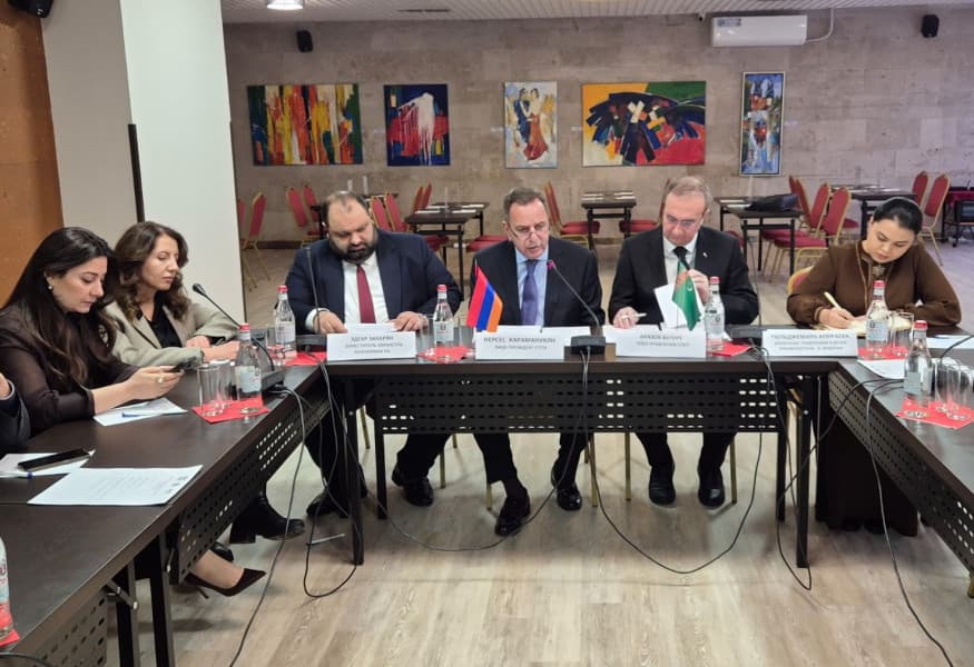 yerewan-saherinde-turkmen-ermeni-isewurlik-dususygy-gecirildi