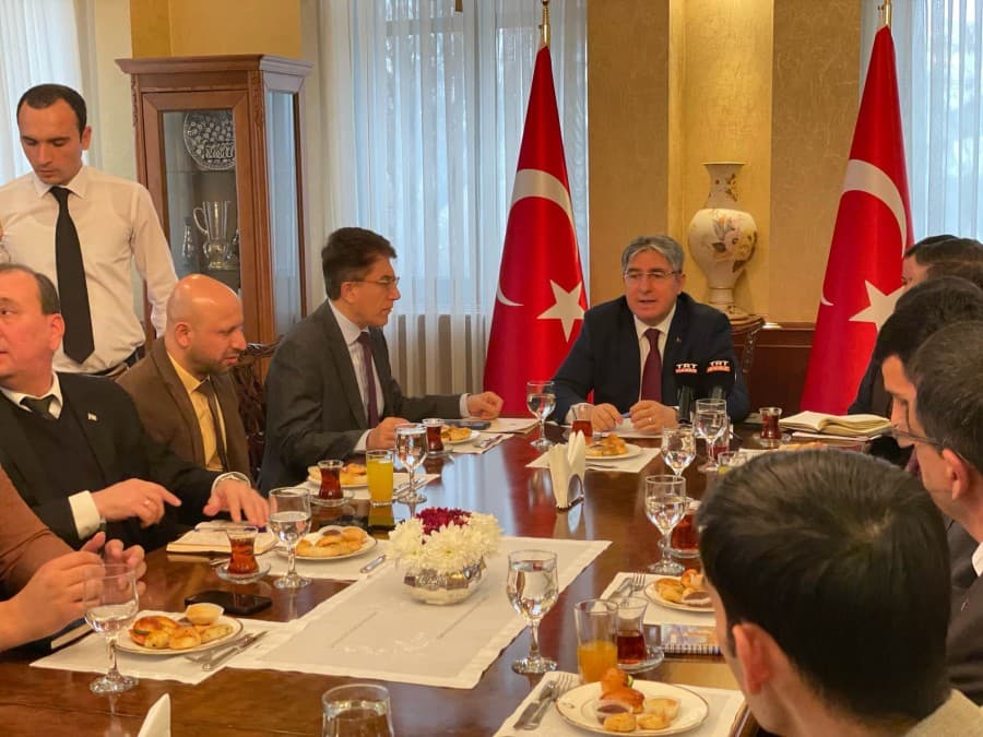 turkiyanin-ilcisi-2025-nji-yylyn-jemlerini-jemlap-turkmenistan-bilen-ikitaraplayyn-gatnasyklary-osdurmegin-meyilnamalary-barada-gurrun-berdi