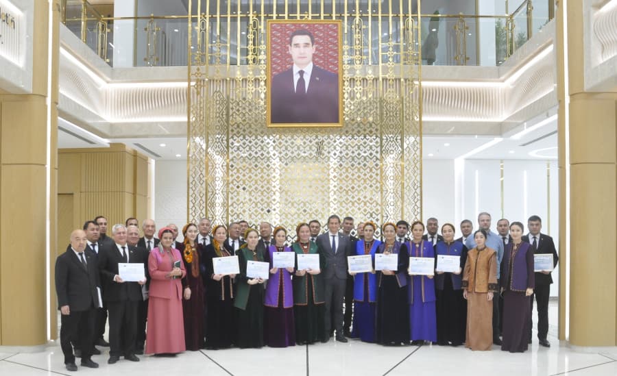 strategicheskoe-partnerstvo-es-i-turkmenistana-turkmenskie-specialisty-proshli-obuchenie-po-zelenoj-energetike
