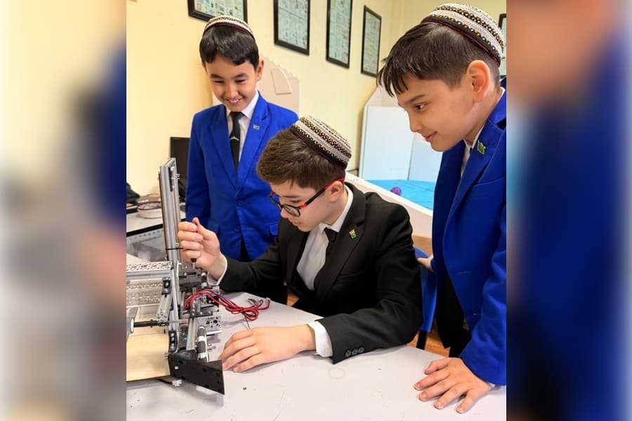 young-robotics-students-turkmenistan-will-represent-country-iwise-global-final-dubai