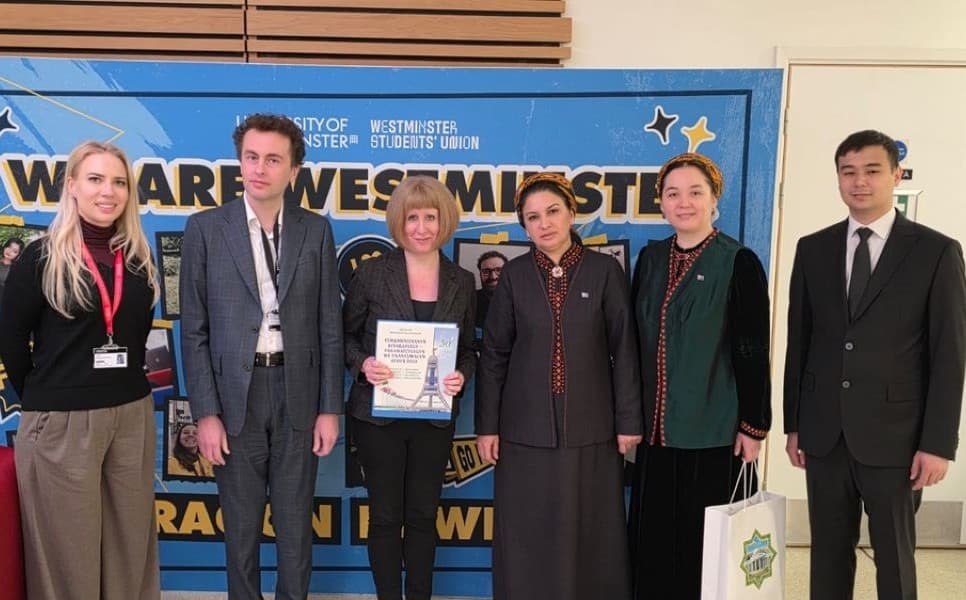 delegaciya-mugnir-london-novye-vozmozhnosti-dlya-turkmenskih-studentov