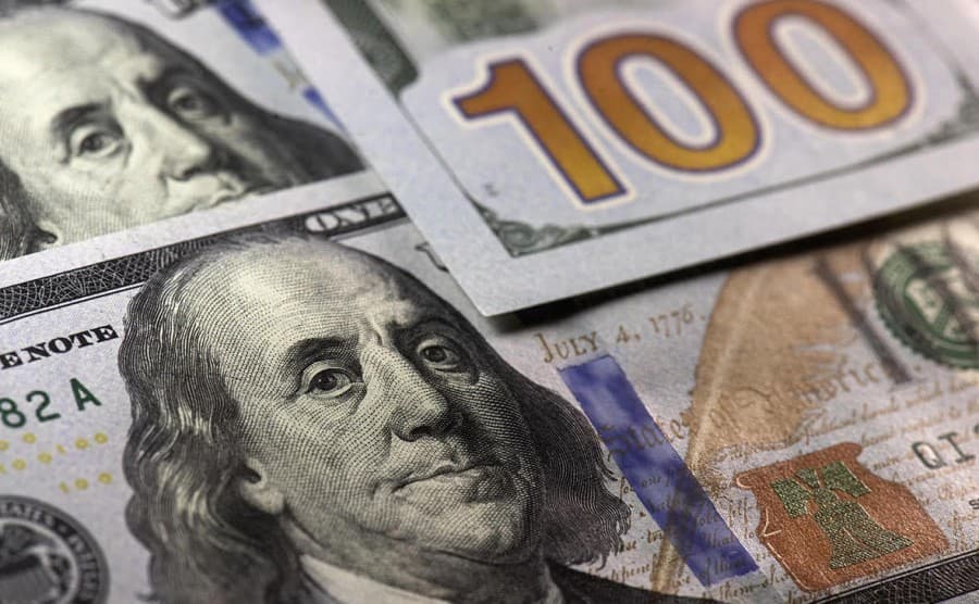 podpis-trampa-vpervye-poyavitsya-na-100-dollarovyh-kupyurah