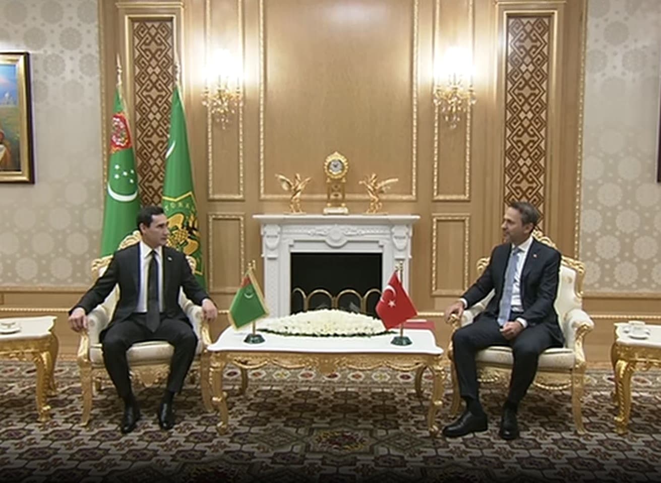turkmenistanyn-prezidenti-turkiye-respublikasynyn-energetika-we-tebigy-serisdeler-ministrini-kabul-etdi