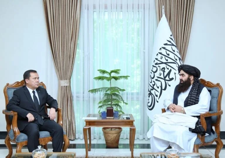 Kabulda Türkmenistanyň Adatdan daşary we doly ygtyýarly ilçisi Hoja Öwezow hem-de "TAPI Pipeline Company Limited" kompaniýasynyň Baş direktory Muhammetmyrat Amanow Owganystanyň Daşary işler ministri Amir Han Muttaki bilen duşuşdylar.