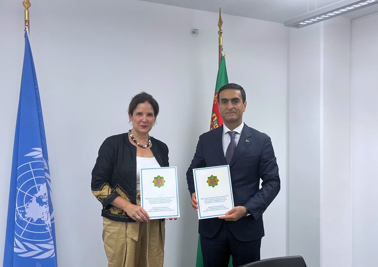 Türkmenistanyň hökümeti we Halkara zähmet guramasy (HZG) 2023-nji ýylda kabul edilen ýurtda pagta ýygnamak möwsüminde zähmet şertlerini derňemek boýunça özara düşünişmek hakyndaky Ähtnamasynyň Goşundylaryna gol çekdiler.