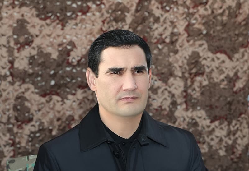 serdaru-berdymuhamedovu-prisvoeno-voinskoe-zvanie-generala-armii