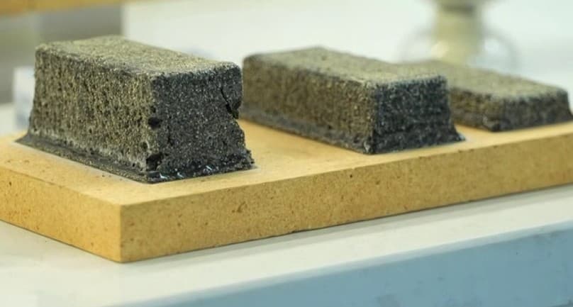 Китай вернул первые «кирпичи из лунного грунта»