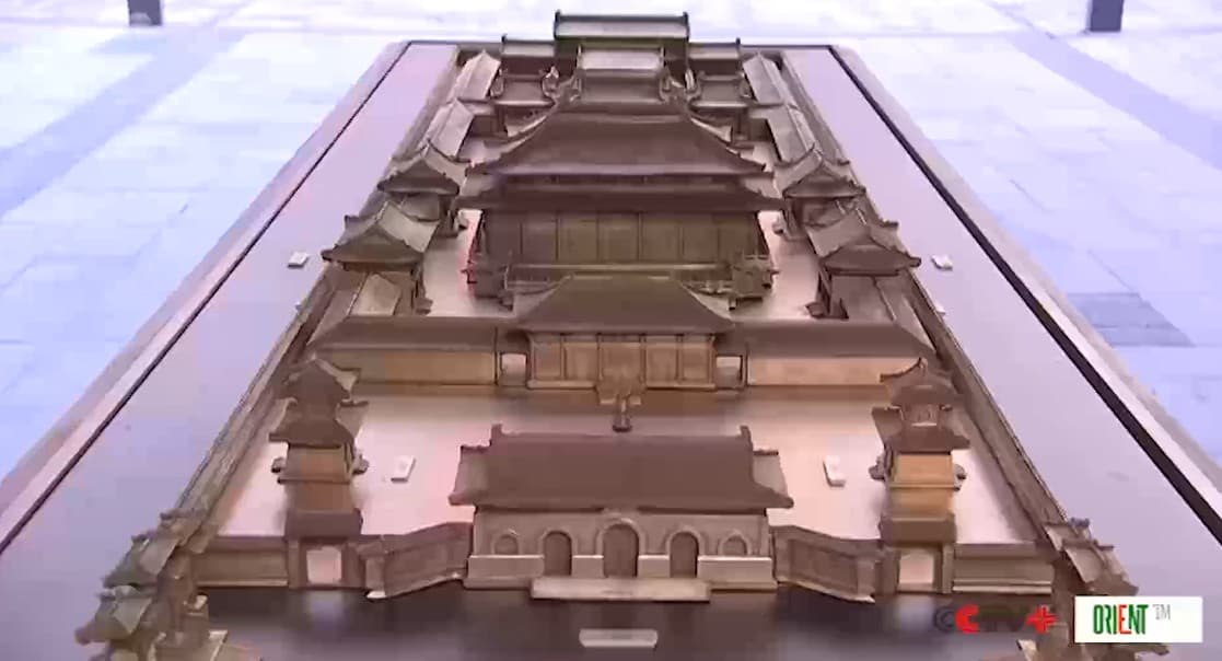 Си Цзиньпин посетил торговый район Лунфуси в Пекине, поздравив всех китайцев с праздником Весны