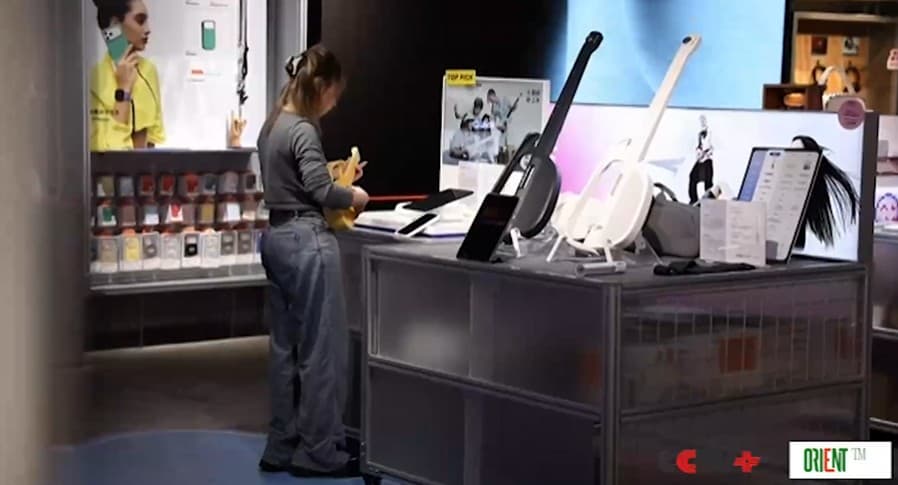 Бесструнная «умная» гитара, разработанная в КНР набирает популярность в мире