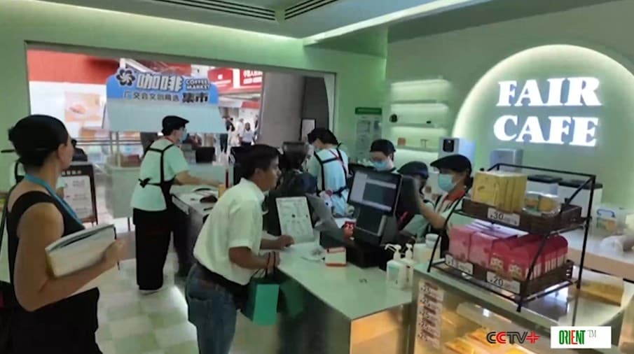 Кантонская ярмарка очаровывает покупателей со всего мира креативными блюдами