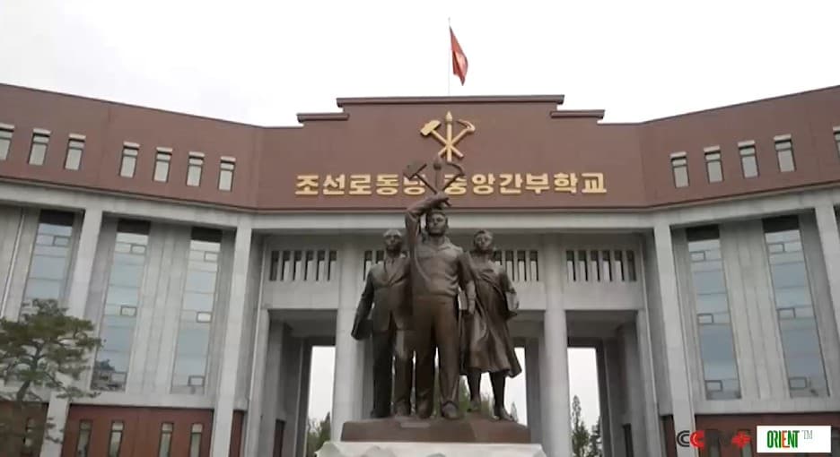 Xi visits Central Cadres Training School of Workers' Party of Korea in Pyongyang