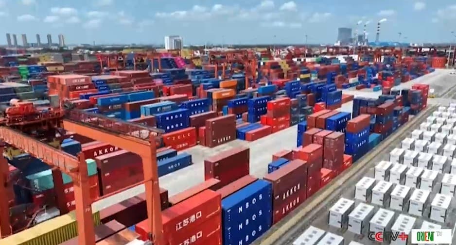 Chinese goods gain global recognition: mechanical and electrical exports up 18.4% to over 63% of total exports, the "new trio" (EVs, lithium batteries, PV products) lead global markets