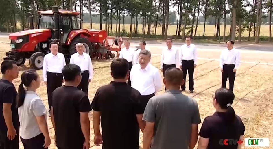 Si Szinpin Gündogar Hytaýda oba hojalyk önümçiligini we oba durmuşyny öwrenýär