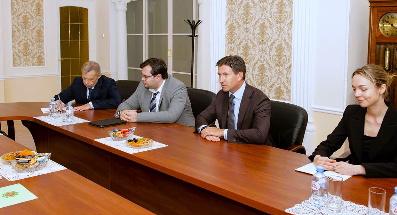 rya-nyn-hytay-we-hazirkizaman-aziya-instituty-strategik-ylmy-barlag-boyunca-hyzmatdaslygy-hodurledi