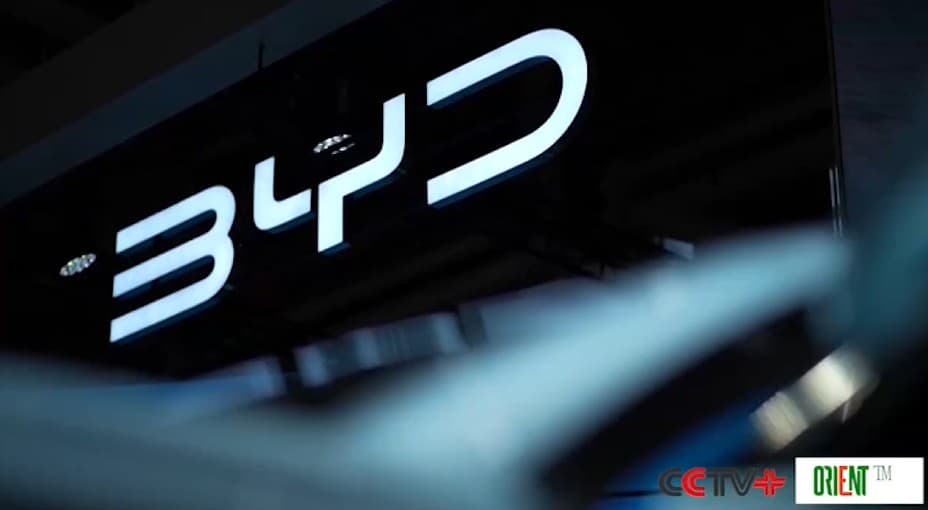BYD 2025-nji ýylda elektromobilleriň satuwy boýunça Tesladan öňe geçdi