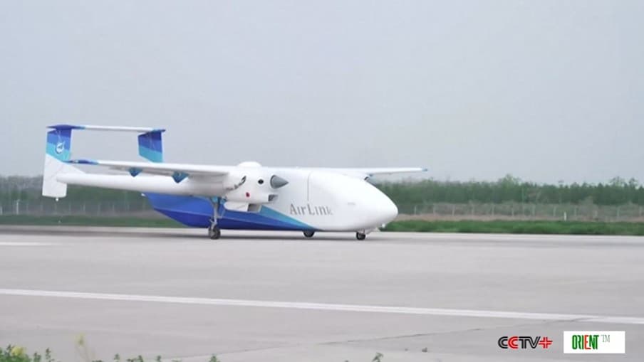 HH-200 täjirçilik uçarmansyz uçary 1,5 tonna ýük göterijilik we 2360 kilometre uçuş uzaklygy bilen ilkinji uçuşyny üstünlikli amala aşyrdy