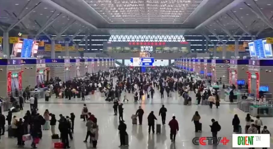 Xi recognizes ordinary workers' contributions in Spring Festival inspection tours