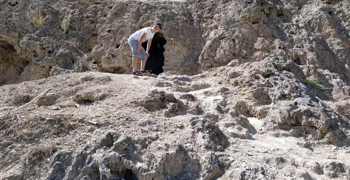 acquaintance-with-the-cave-kyrk-gyz