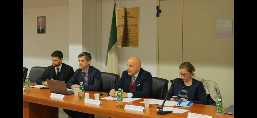 stihi-mahtumkuli-na-italyanskom-yazyke-predstavleny-na-konferencii-posvyashchyonnoj-nejtralitetu-turkmenistana