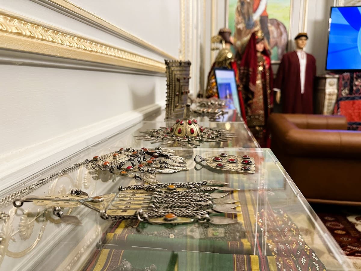 v-bryussele-sostoyalsya-kulturnyj-vecher-sokrovishcha-turkmenistana