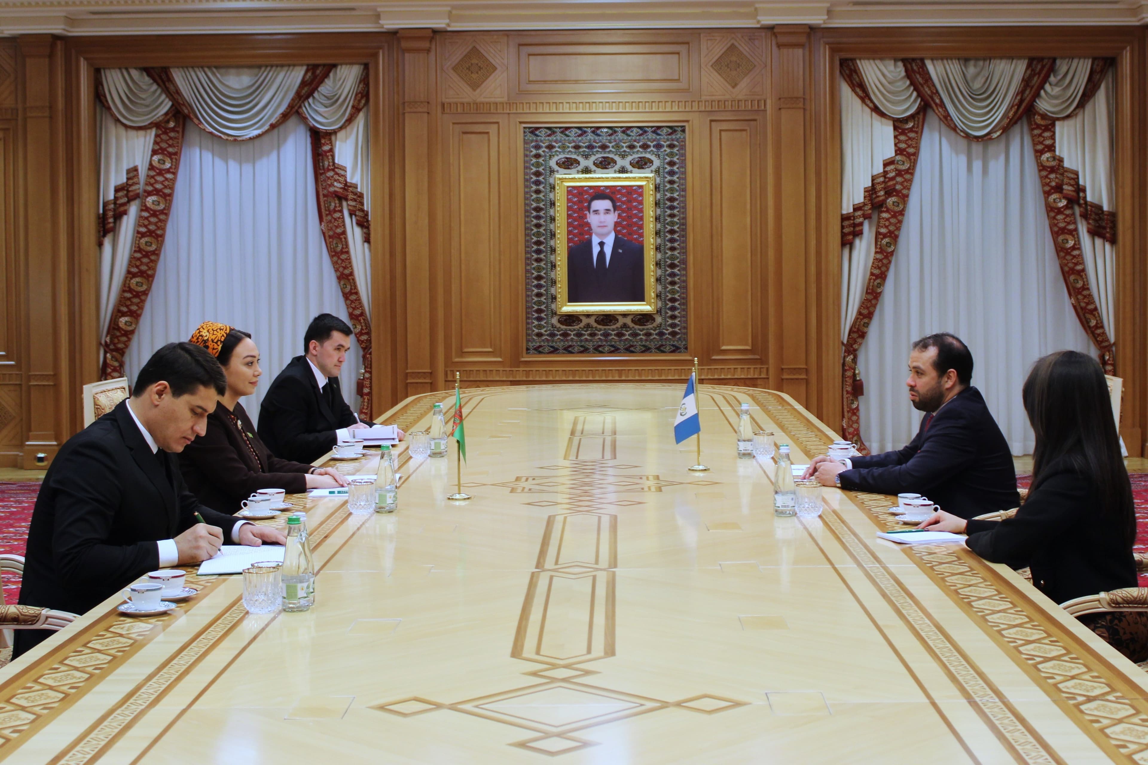 v-turkmenistane-akkreditovan-novyj-posol-gvatemaly