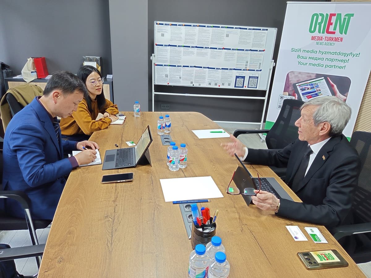 ORIENT Hytaýyň “Xinhua” habar agentligi bilen maglumat hyzmatdaşlygynyň geljegini ara alyp maslahatlaşdy