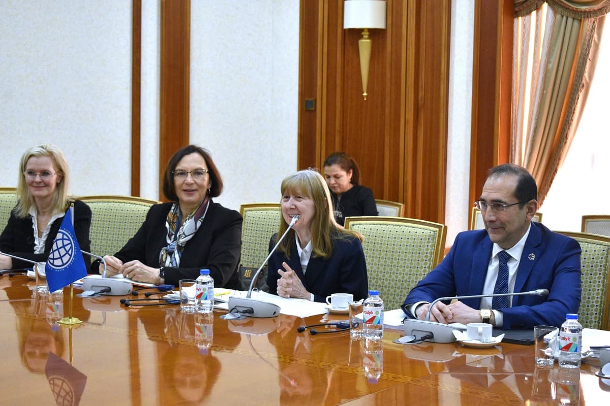 v-minfinekonomiki-turkmenistana-proshla-vstrecha-s-vice-prezidentom-vsemirnogo-banka